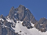 35 Zoom sullo splendido Valletto (2371 m)